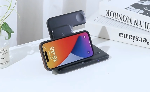 CARGADOR 3 EN 1 PARA CELULAR, SMARTWATCH Y AUDIFONO